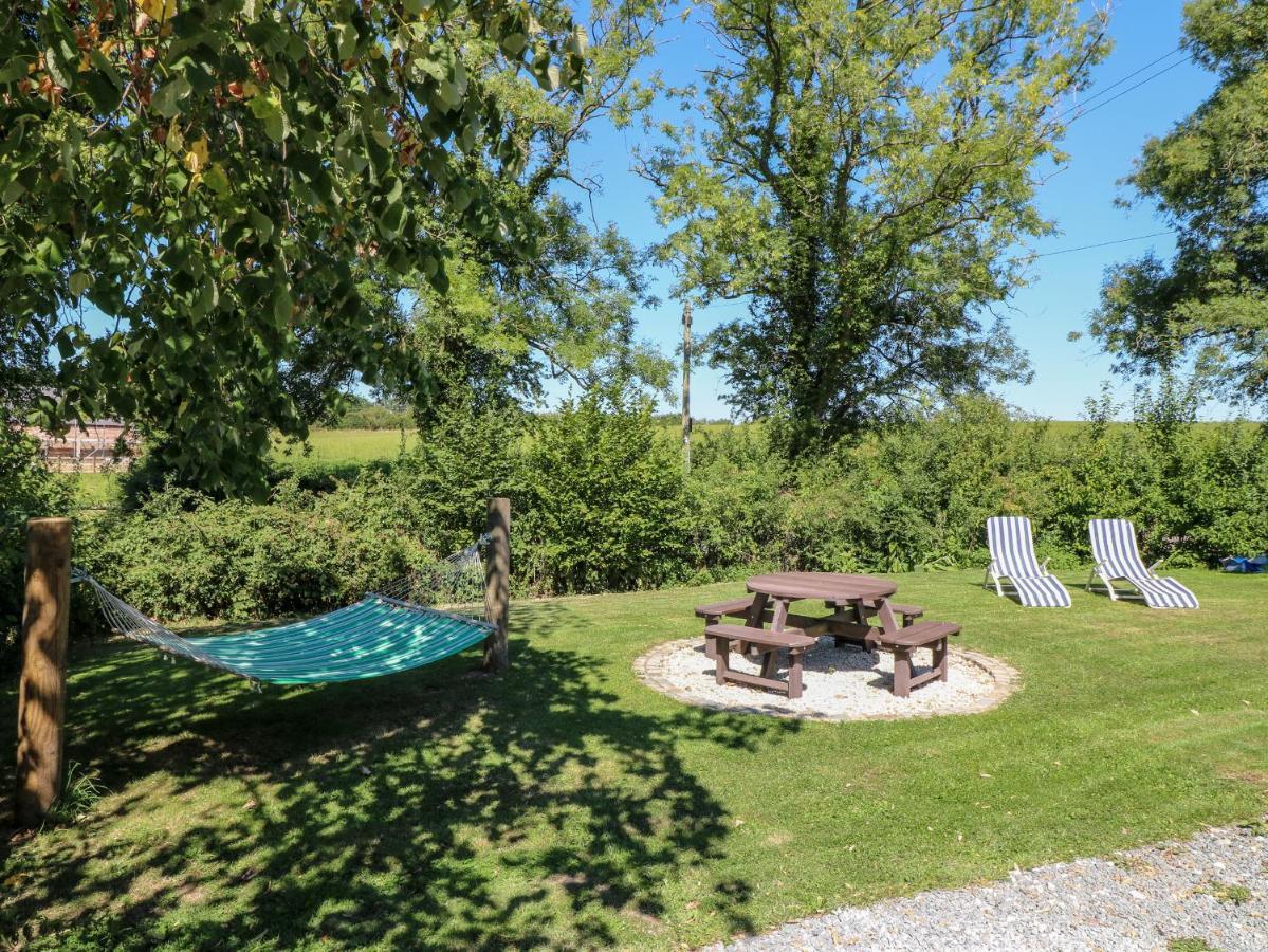 The Den, Bank Top Farm Ashbourne  Exteriör bild
